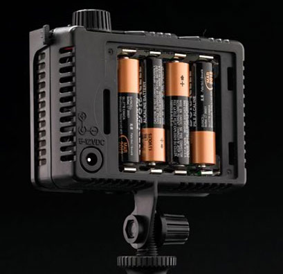 T2i / 550D knock-off battery grip review Part 4: Essential DSLR accessories